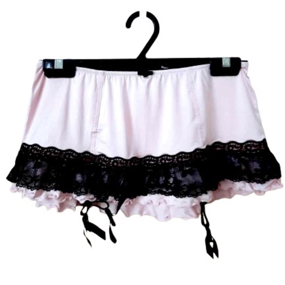 💞💗 NWOT! PIEGE Pink Satin Lace Garter Belt size Medium - Picture 1 of 6